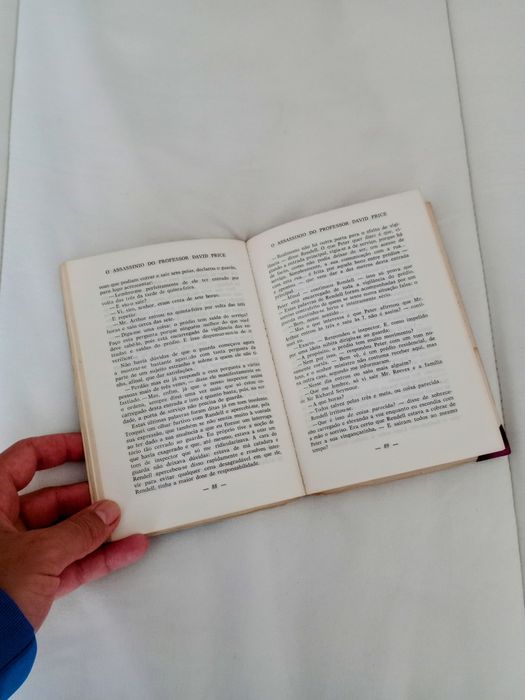 Livro - O Singular Prof Harwood