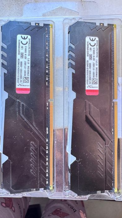 Memórias RAM DDR4 2x8Gb HX437C19FB3AK2/16
