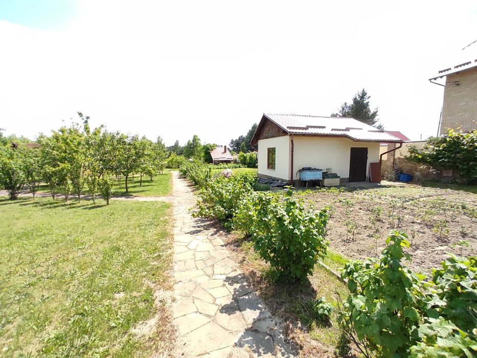 Продам 4 кімнатний будинок 200 кв.м. смт Шкло!