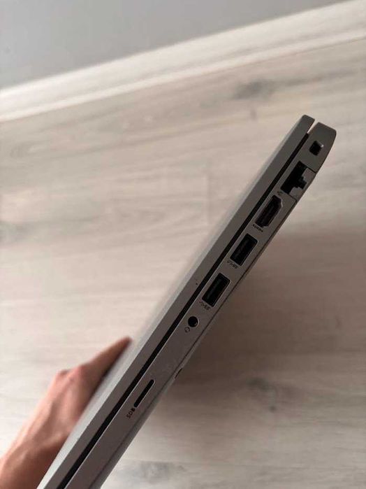 Laptop Dell Latitude 5420 i5 1135G7 2,4 GHz / 8 GB / 240 SSD / 14''