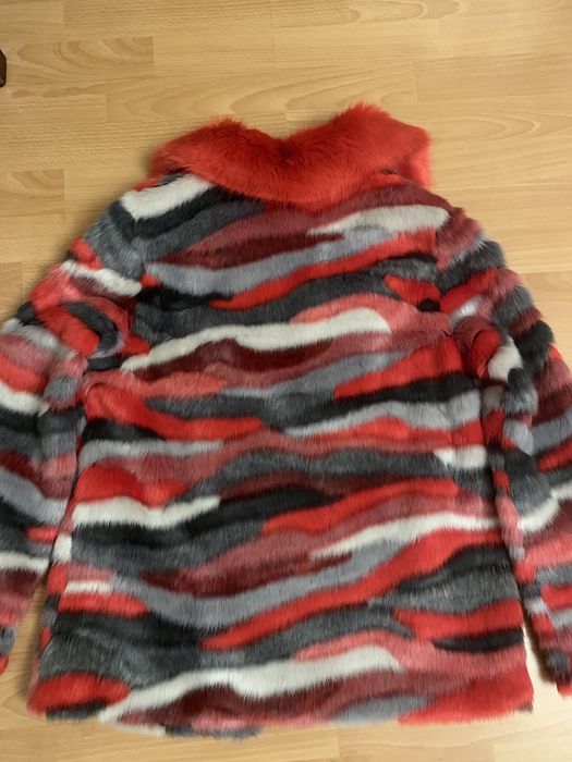 Продам шубку меховую куртку Marccain ( Marc Cain )