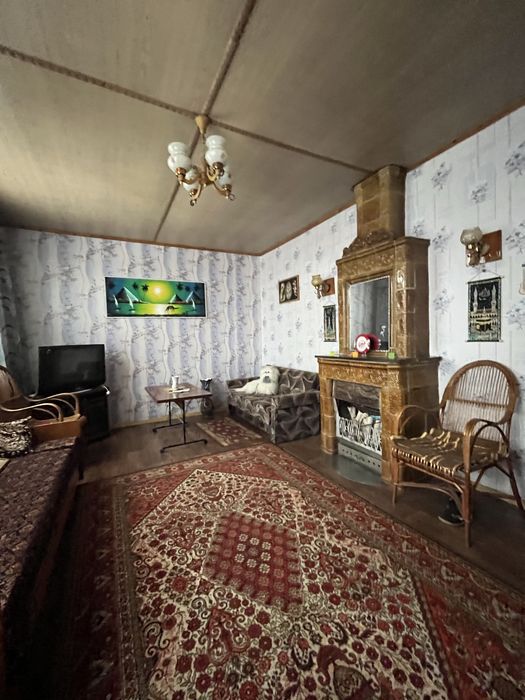 Дача з грубою, великим каміном та банею