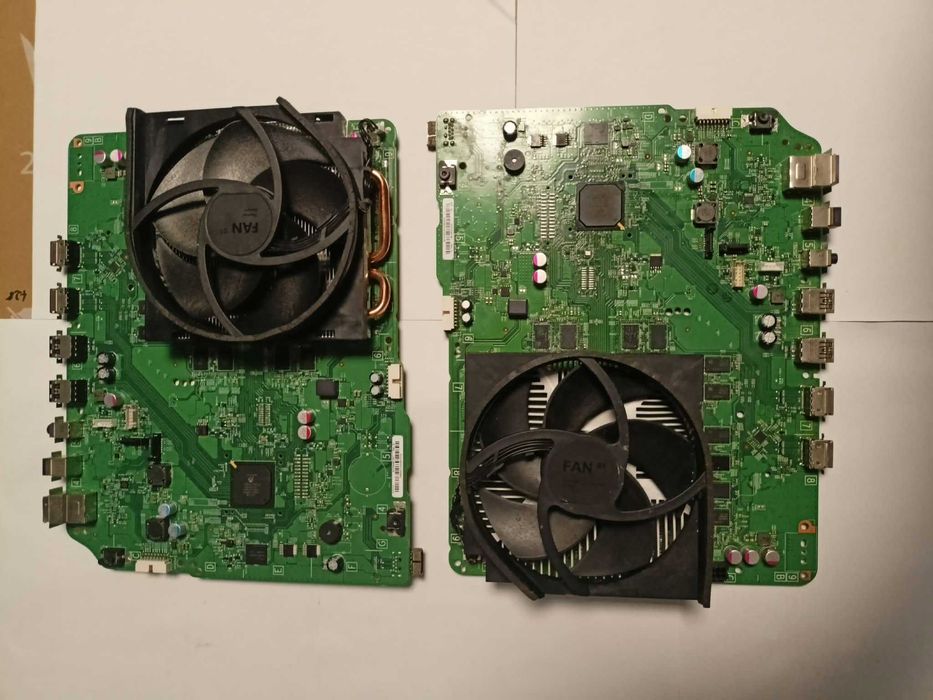 Uszkodzone płyty główne Xbox one s na części