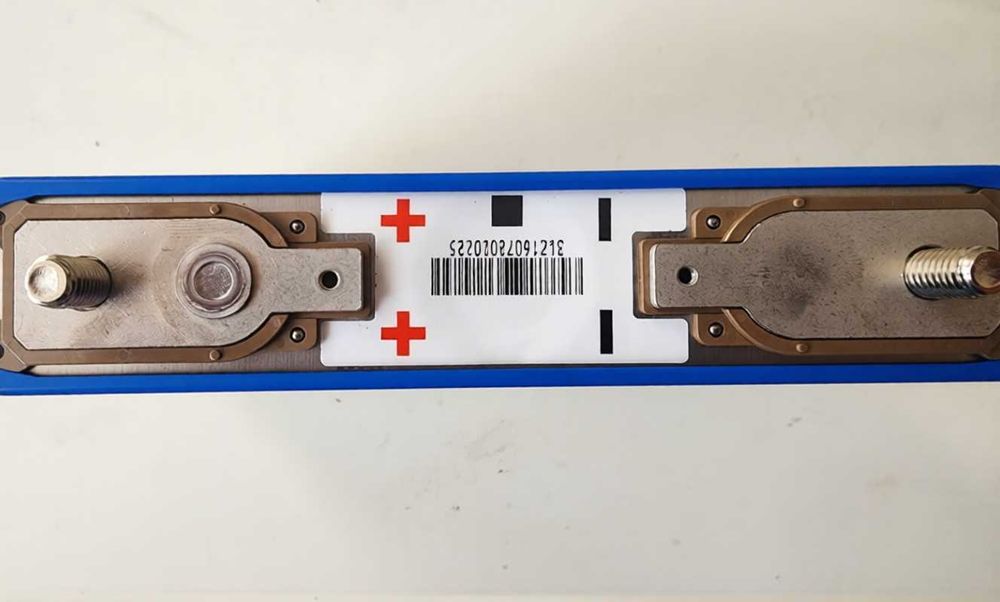 Bateria de íon-lítio GS Yuasa LEV40 40Ah – Usada