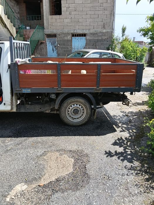 Vender-se carrinha Isuzu