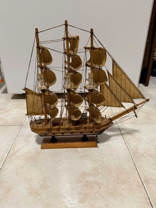 Barco em miniatura (vintage)