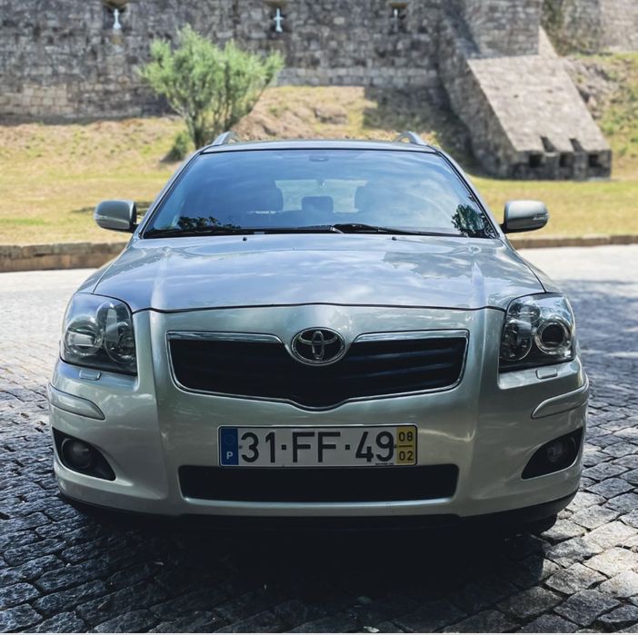 Toyota avensis excelente estado