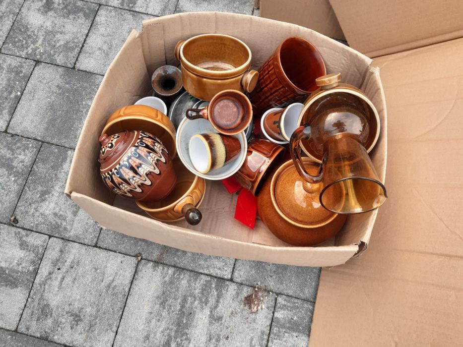 Stara porcelana z prlu.