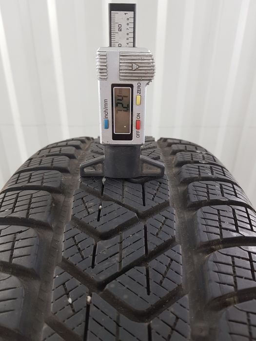 OPONY zimowe Pirelli 4sztuki 215/65/17