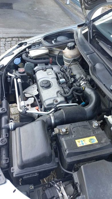 Peogeot 206, Ano 2003, gasolina.