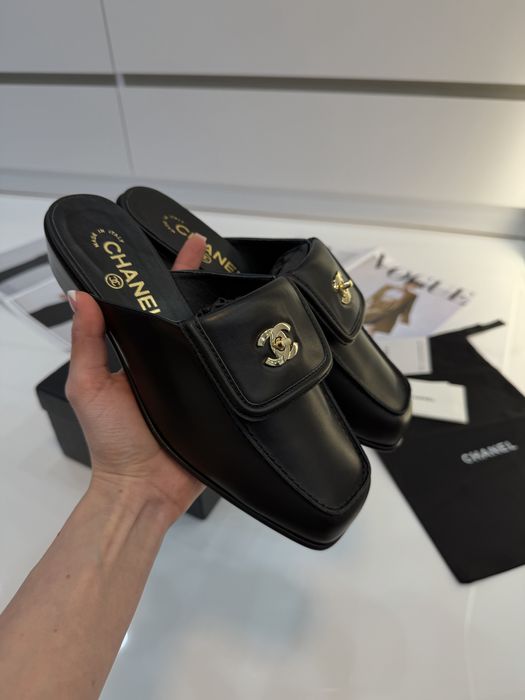 Шльопки від Chanel new 2026