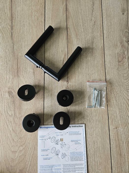 Klamka drzwiowa czarna mat komplet z rozetą nowoczesna solidna