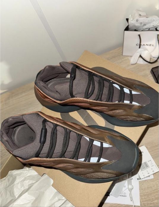 Yeezy 700 v3 кроссовки оригинал, с farfetch