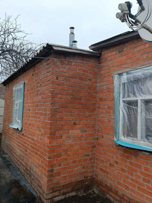 Продаю добротный дом в живописном р-не г Мерефа всё рядом