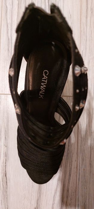 Buty na obcasie catwalk 36