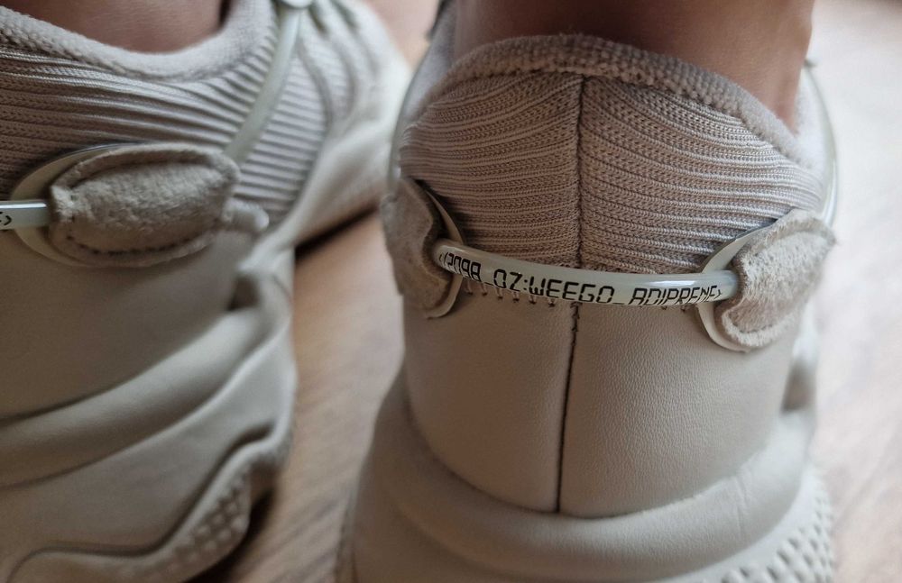 Sapatilhas Adidas Ozweego - Creme/bege claro