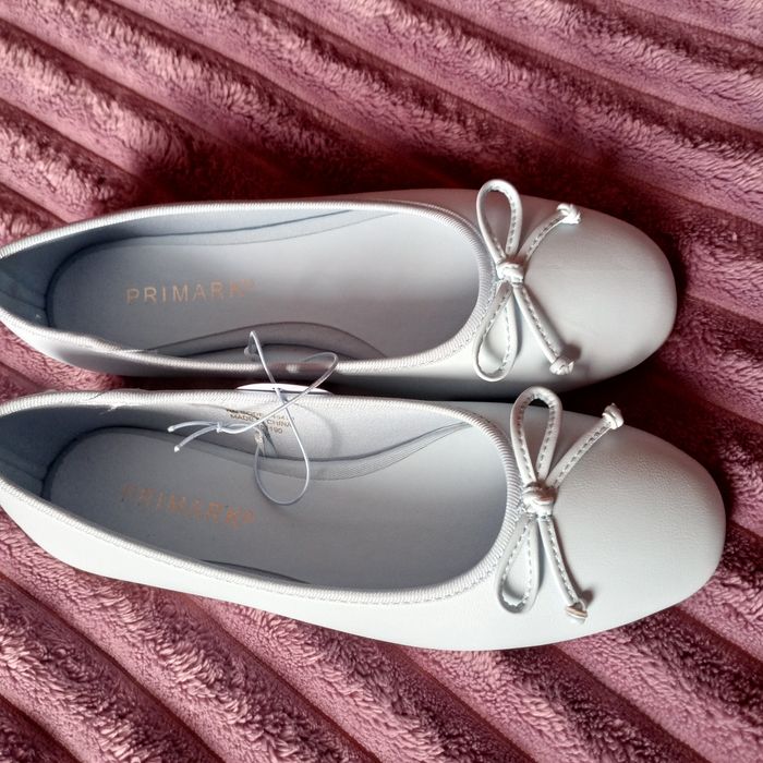 Продам нові гарні туфлі.