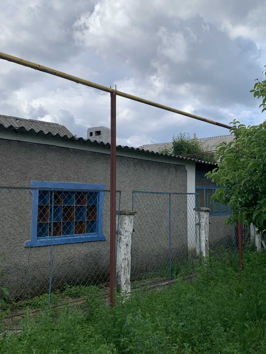 Продам будинок 65 м² у с. Грушівка, 18 км від Покрова - газ, опалення, сад, гараж