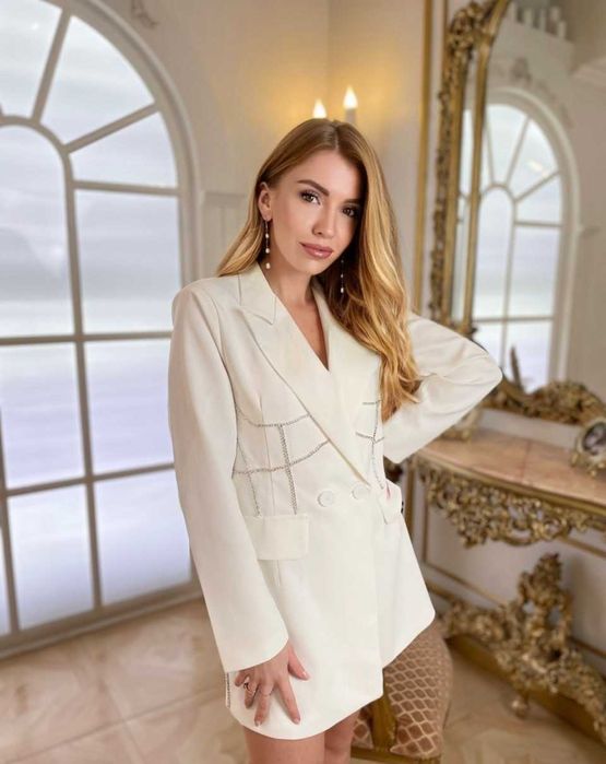 Платье пиджак белое
