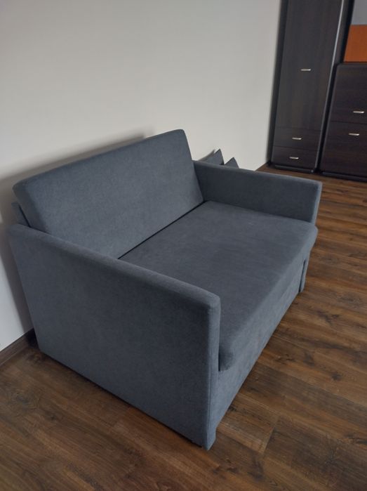 Sofa. Szara. Z pojemnikiem.
