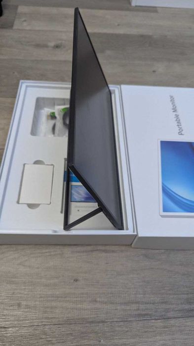 Портативний монітор 18.5 inch 120hz 100% sRGB 1080P + Кріплення