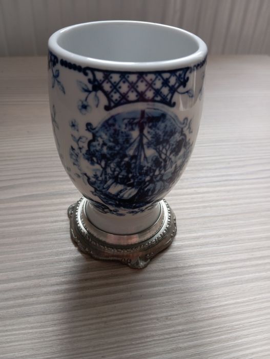 Kielich z cynową podstawą