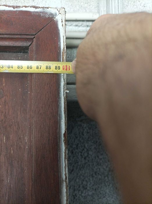 Porta em madeira maciça