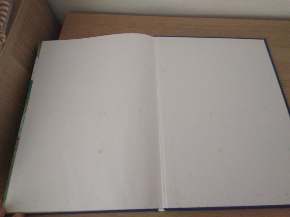 Livro infantil "Os mais belos contos de fadas"