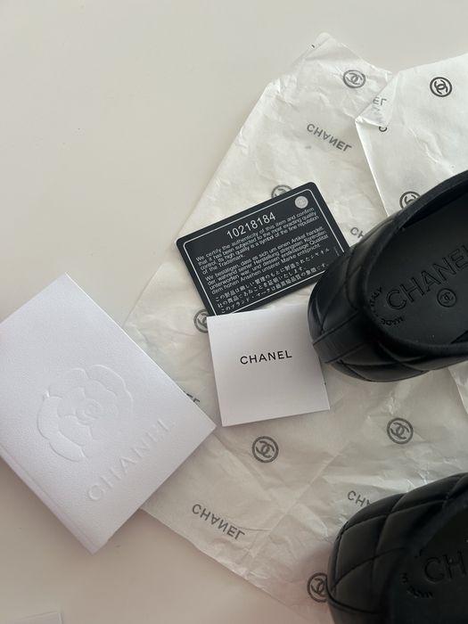 Chanel CC Logo Ballet Flats