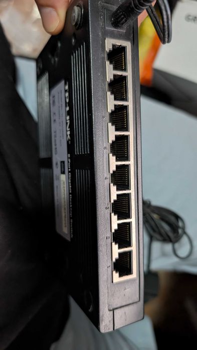 Switch TP-Link TL-SG1008D Gigabit de 8 portas
