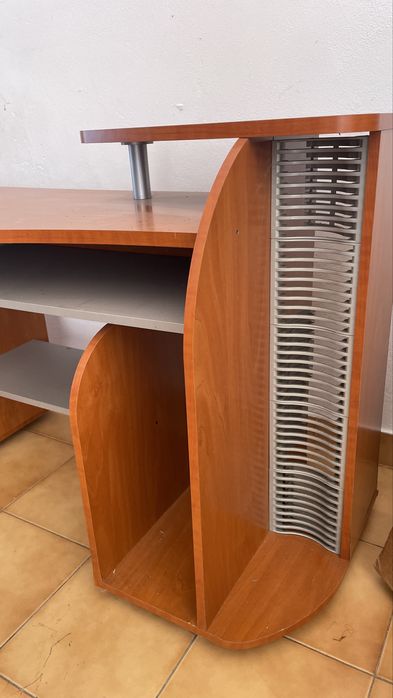 Secretária multiusos