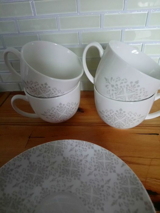 zestaw kawowy 12 elementów, dla 4 osób +talerzyki deserowe