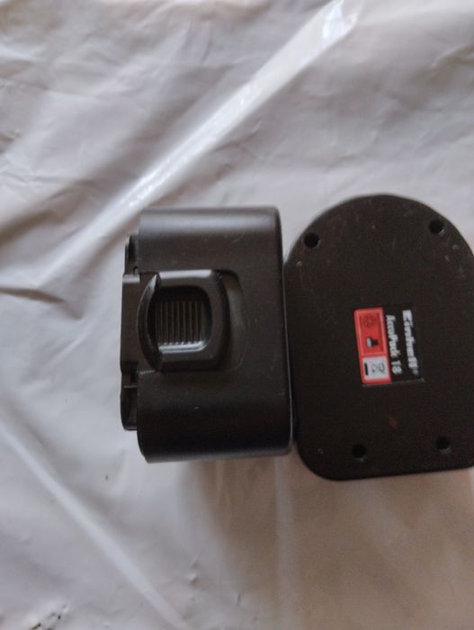 2×Akumulator Einhell 18V obudowy.