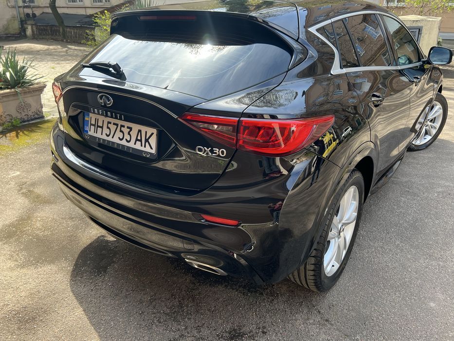 Продам Infiniti QX30