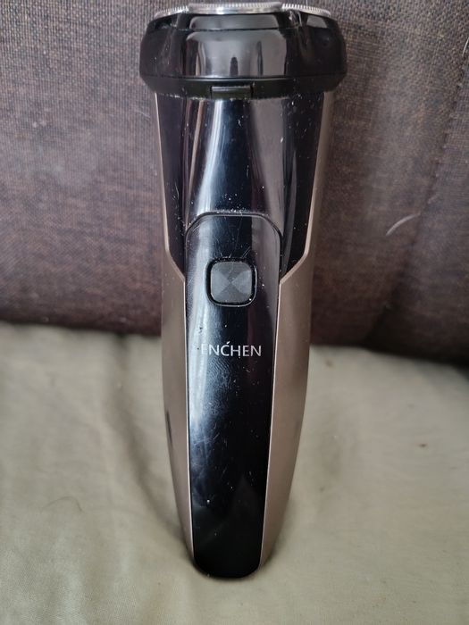 Електробритва 400 грн