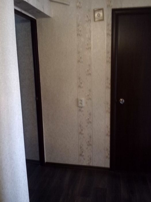 Продається 2-кімнатна квартира в цегляному будинку