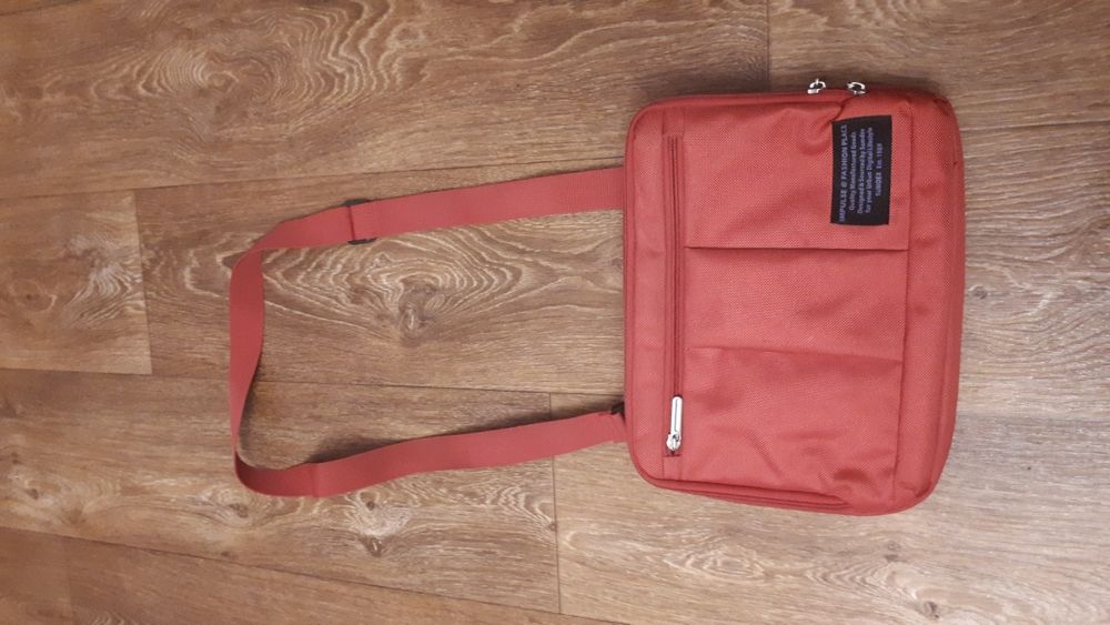 Продам сумку для планшета, нетбука, диагональ 10