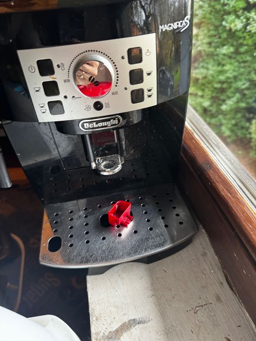 Ekspres do kawy delonghi magnifica s
