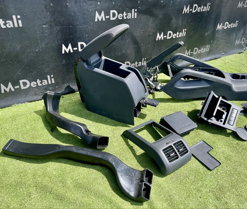 Підлокітник консоль Гольф 5 подлокотник Golf 5 Jetta подстаканик шрот