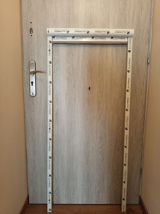 Moskietera aluminiowa zewnętrzna rolowana