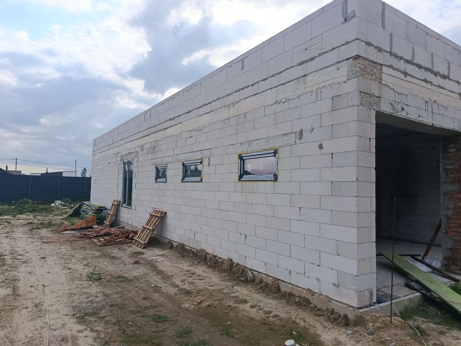 Демонтажні роботи кладка газоблоку цегли кирпича заливка полу монтажні