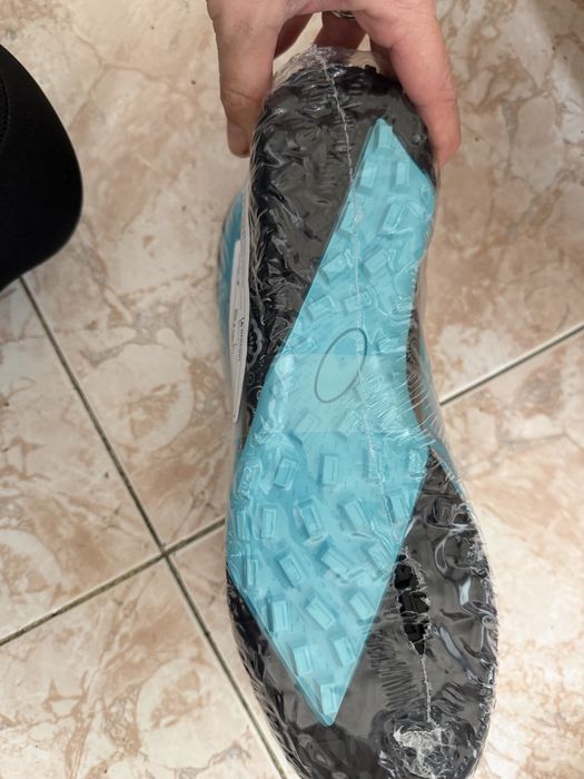 Sapatilhas para jogar fotbol novas