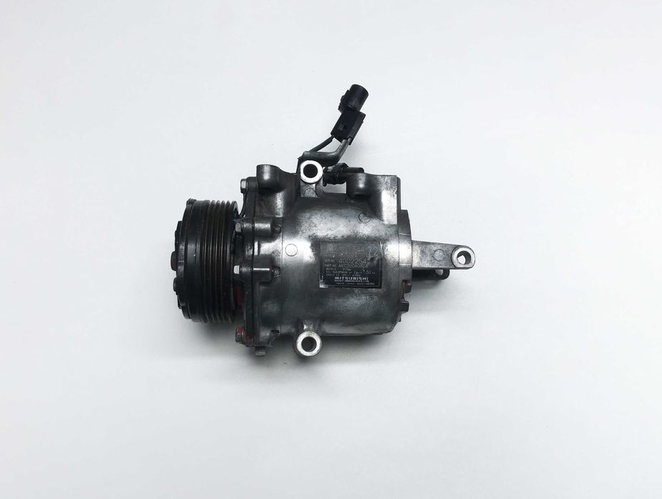 Компрессор кондиционера MItsubishi Colt (2004-2012 р.в) - 1.1-1.3-1.5