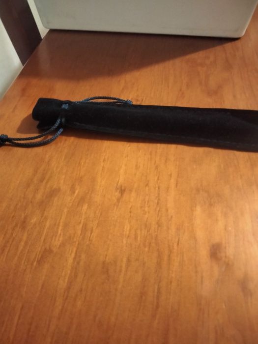 Caneta swaroski com saca de veludo