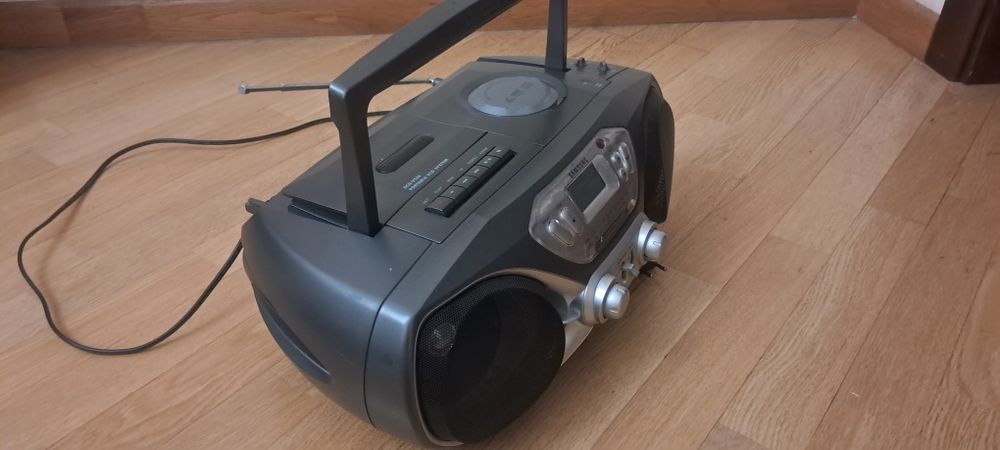 Музичний центр SAMSUNG RCD-VS50
Музичний центр є СD програвач, для кас