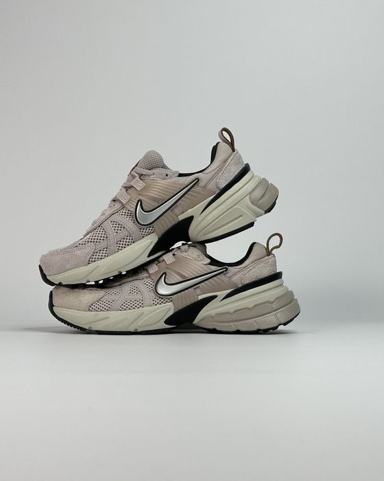 Кросівки  NIKE V2K RUN  Оригінал!!! FN6703 001