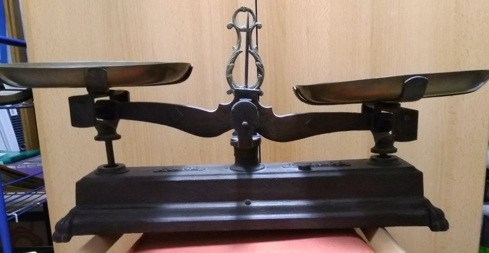 Balança antiga, mecânica, marca "Force" 10 Kg