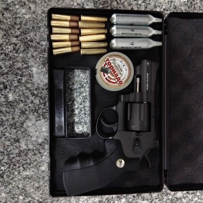Revolver de co2 marca borner