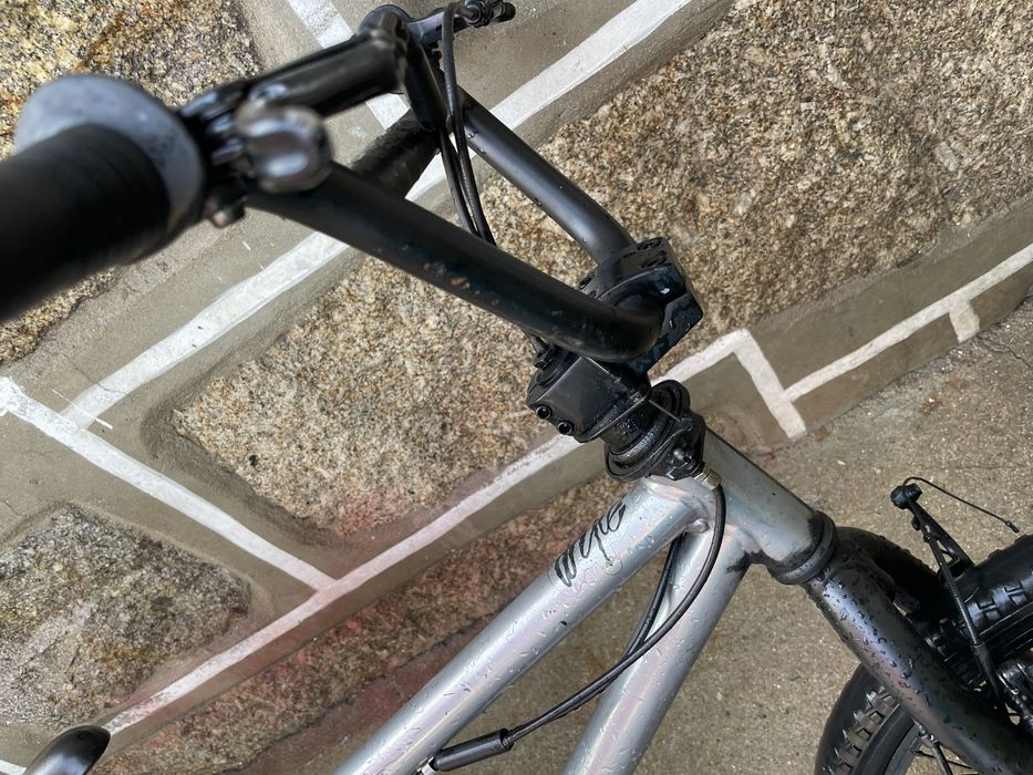 vendo bmx e uma bike de truques