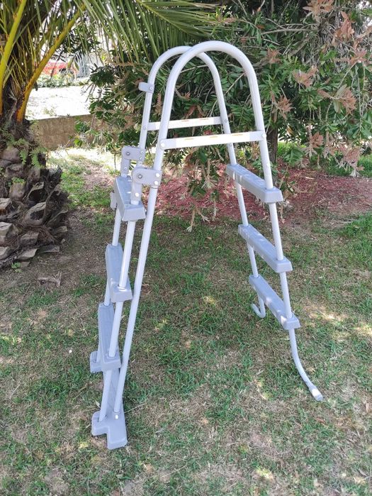 Escadas para piscina